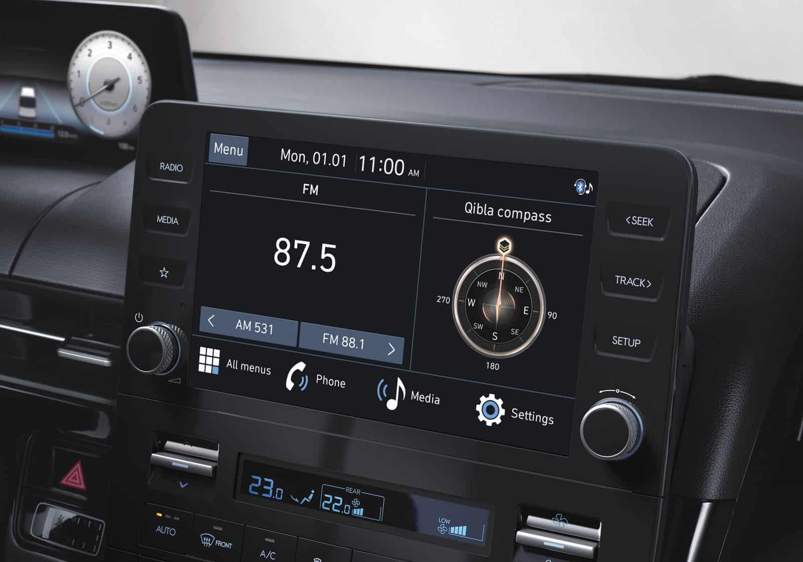 8 吋觸控式多媒體主機(無線 Apple Carplay 及 Android Auto)